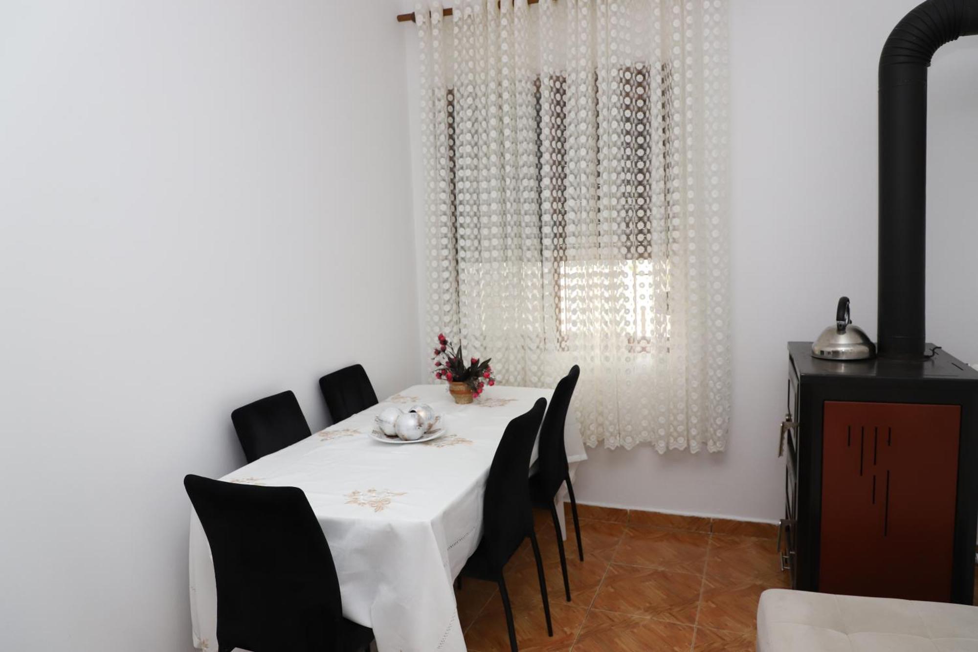 Apartment Xheison Berat Eksteriør billede