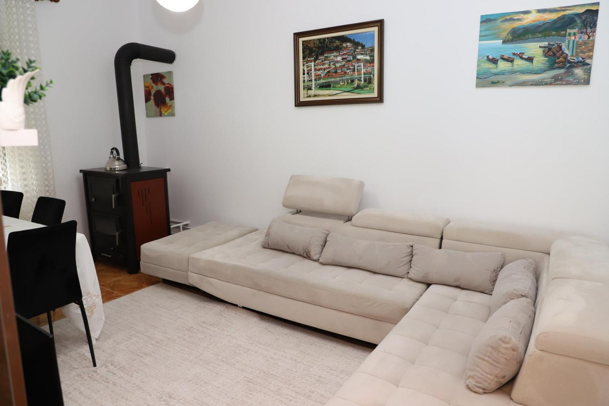 Apartment Xheison Berat Eksteriør billede